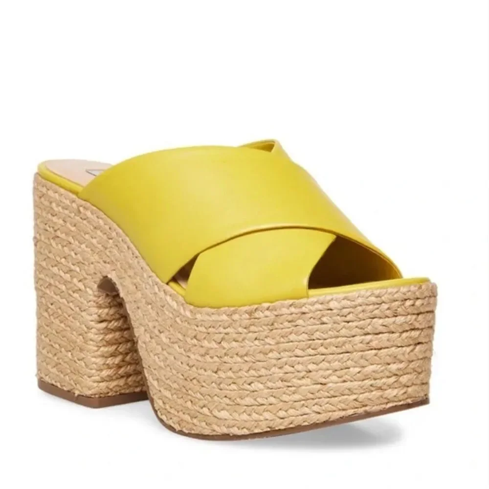 Steve Madden size 9 yellow Tan espadrille platform sandals leather